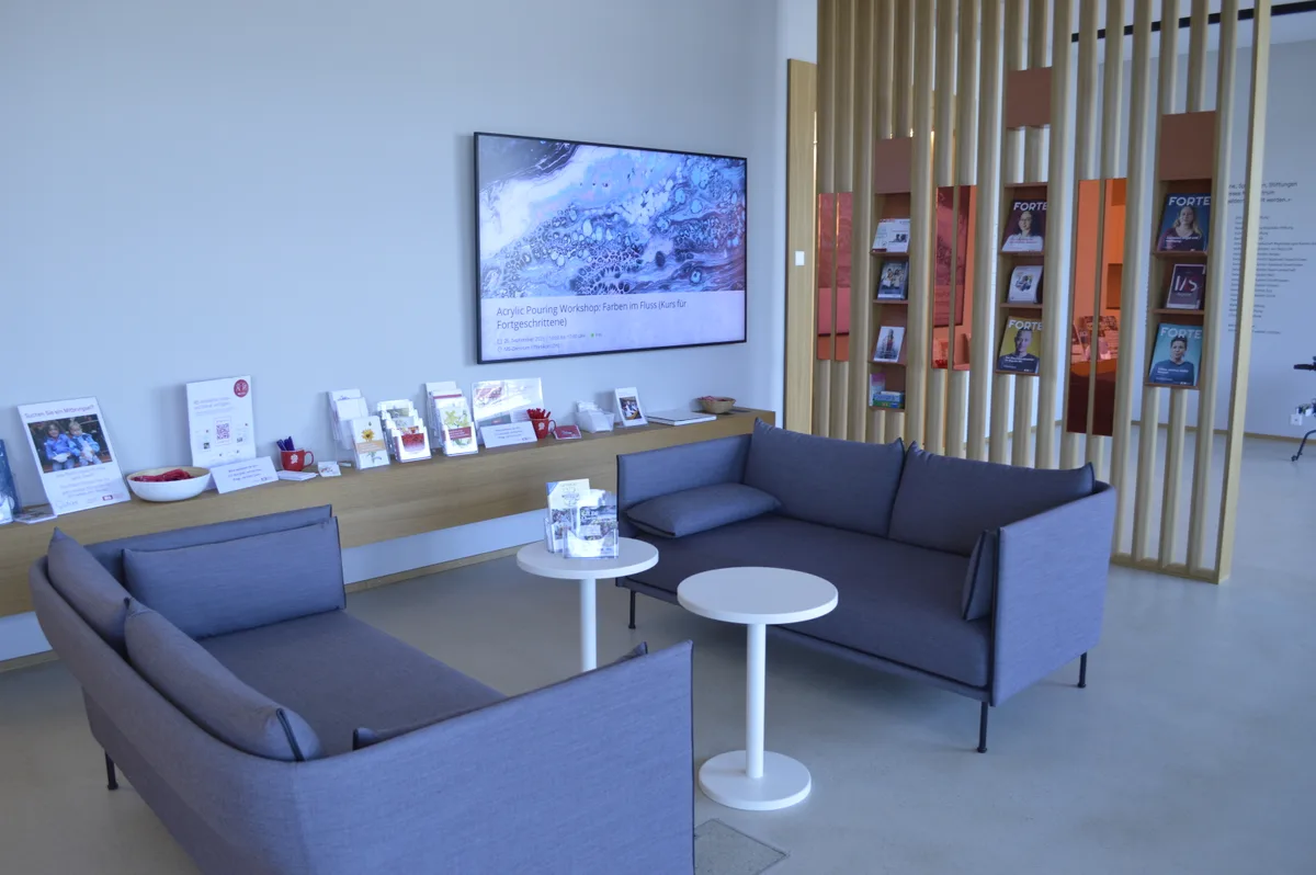 Das Foyer des neuen MS-Zentrums in Effretikon.